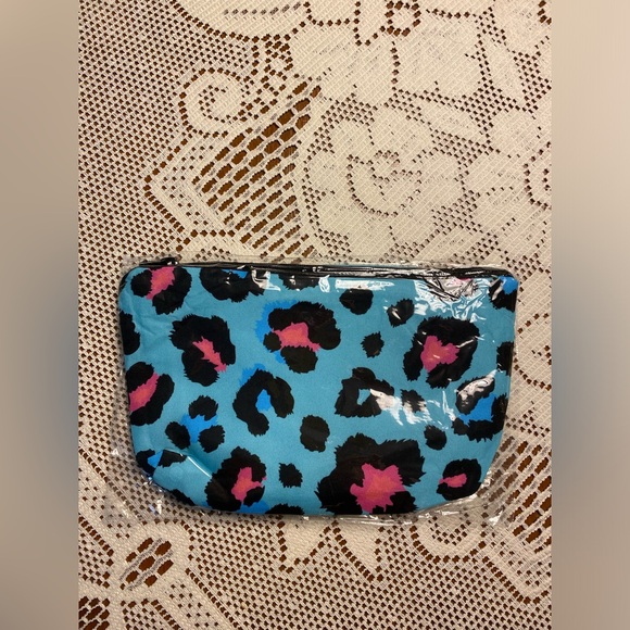 NEW Animal print makeup bags - Picture 4 of 4